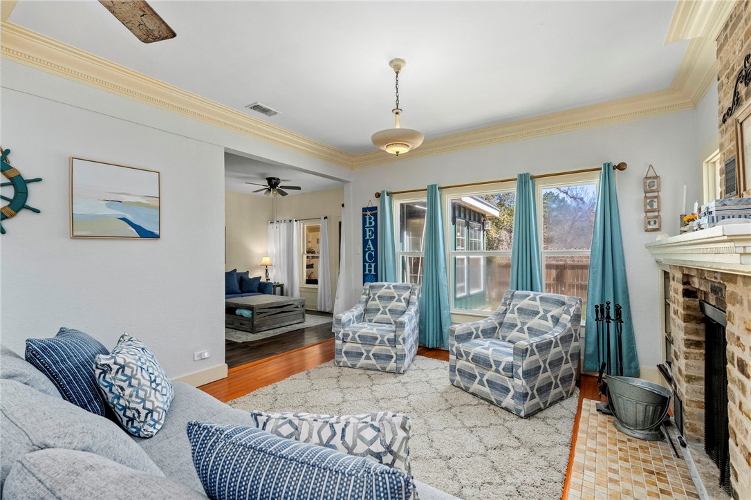 541 Robindale Bandera TX 78003