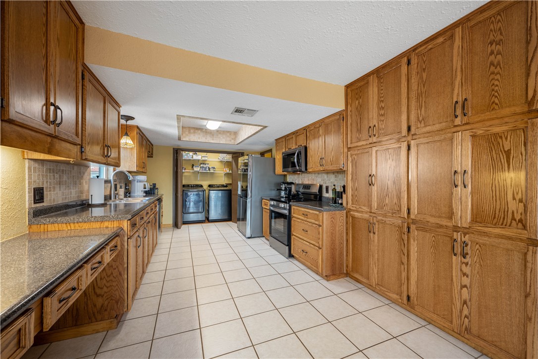 13729 Cayo Cantiles Street Corpus Christi TX 78418