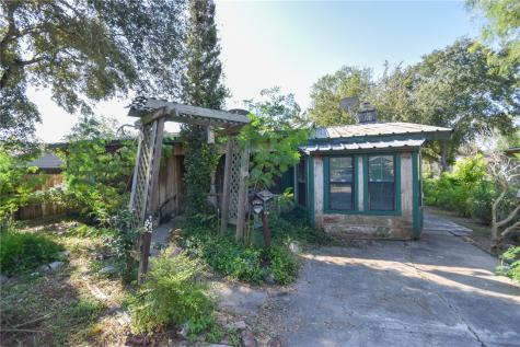 1002 E Hill Avenue Alice TX 78332