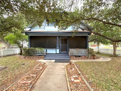 400 W Merriman Street Sinton TX 78387