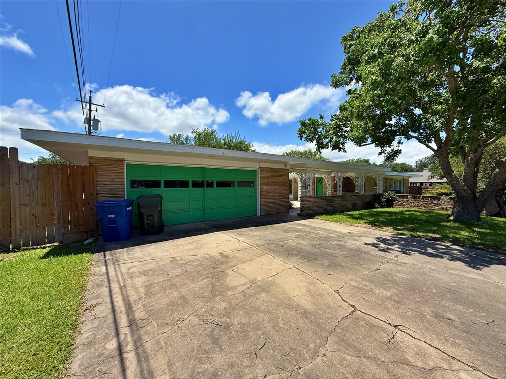 301 Bermuda Place Corpus Christi TX 78411