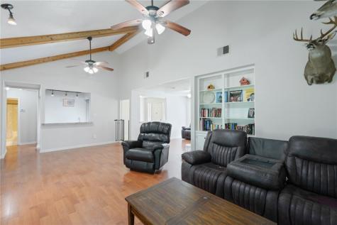 1809 Live Oak Drive Portland TX 78374