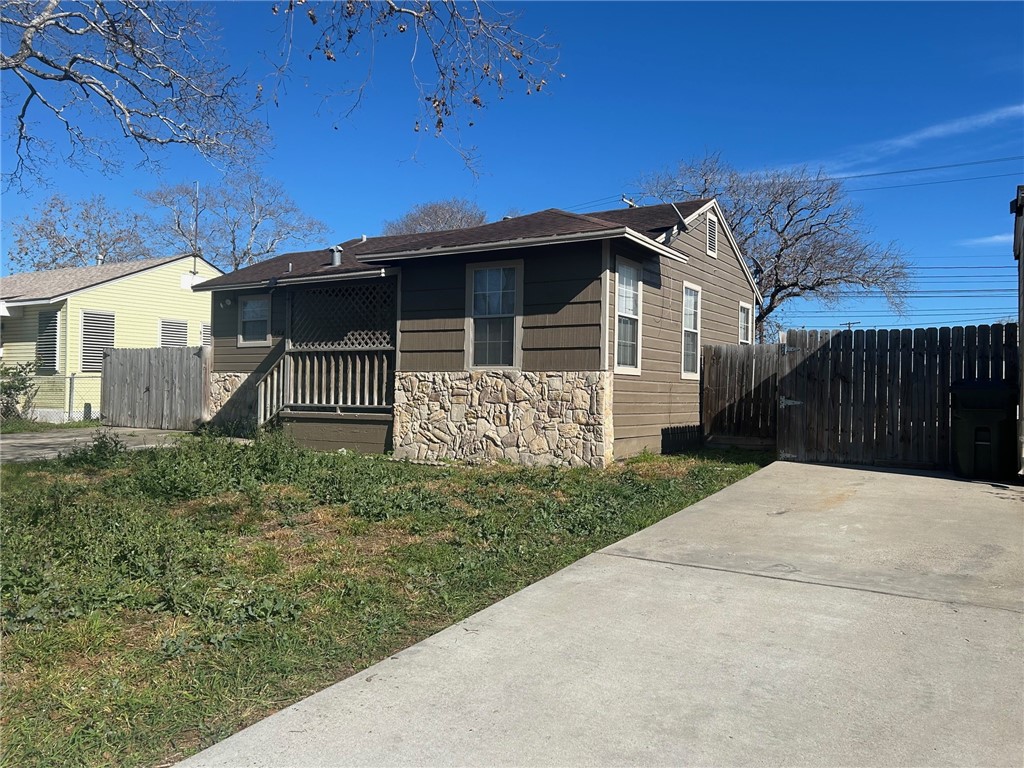 1546 Wynwood Street Corpus Christi TX 78415