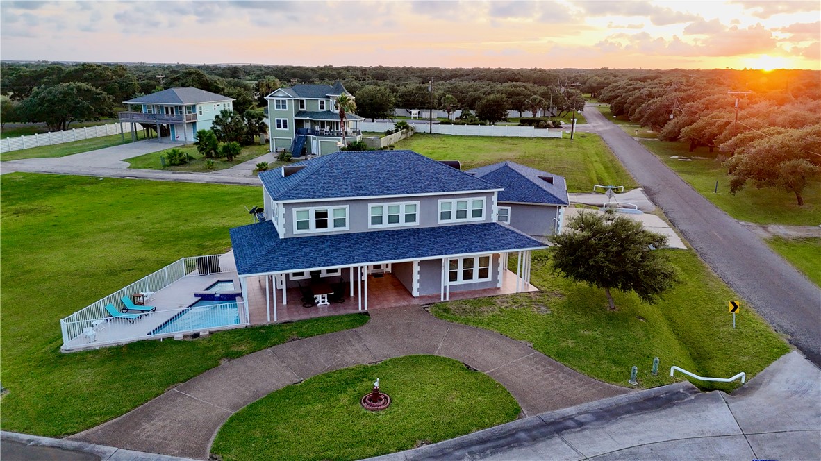 102 Smith Cove Rockport TX 78382