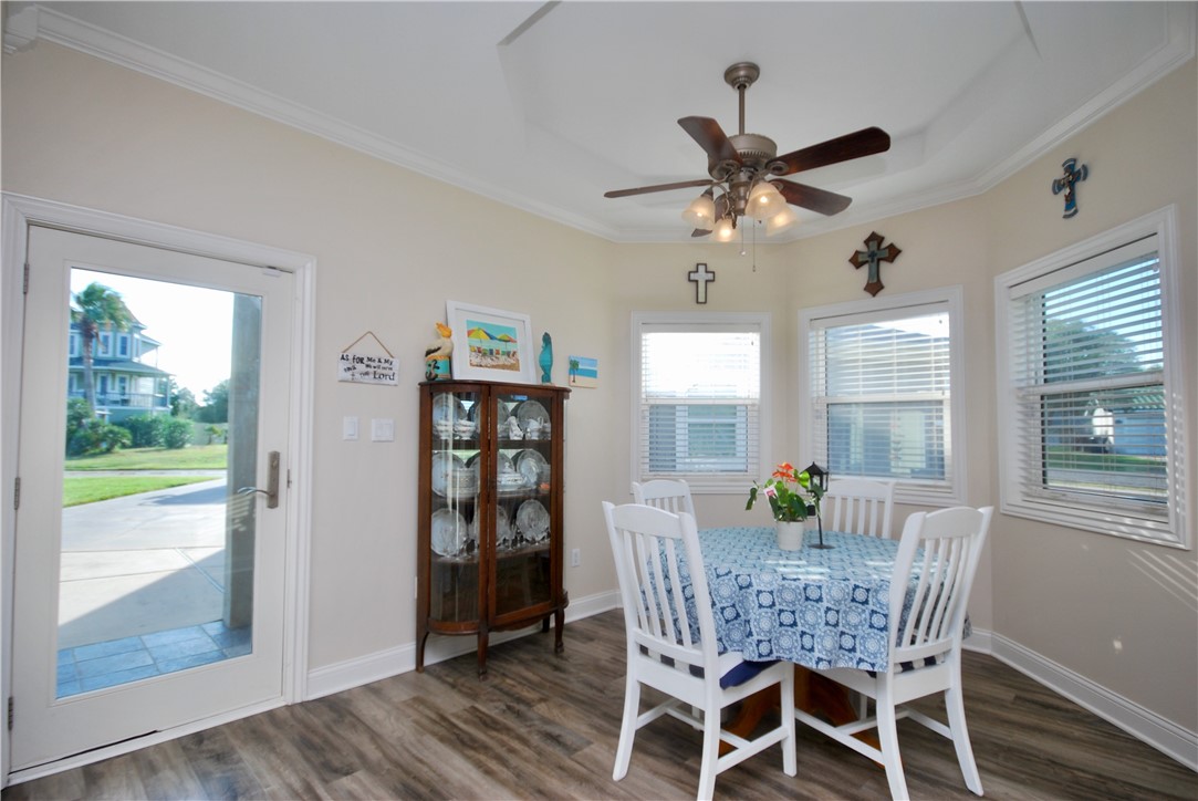 102 Smith Cove Rockport TX 78382