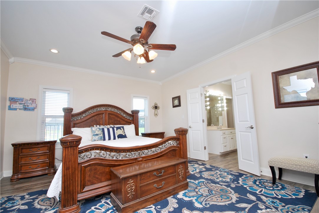 102 Smith Cove Rockport TX 78382