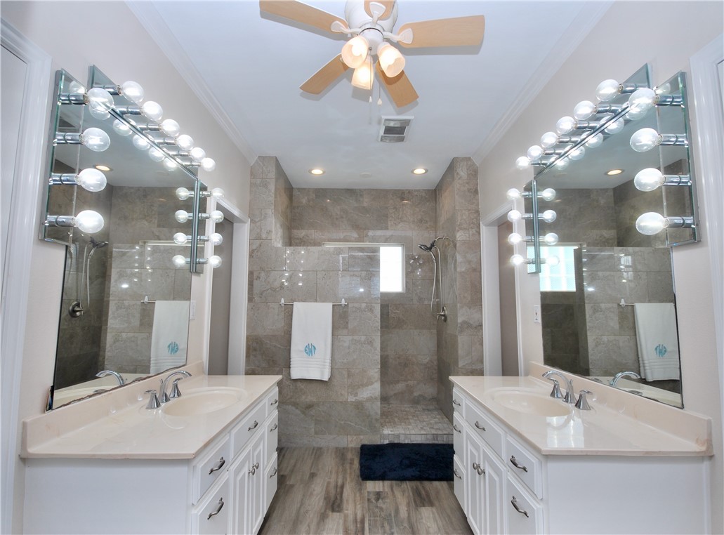 102 Smith Cove Rockport TX 78382