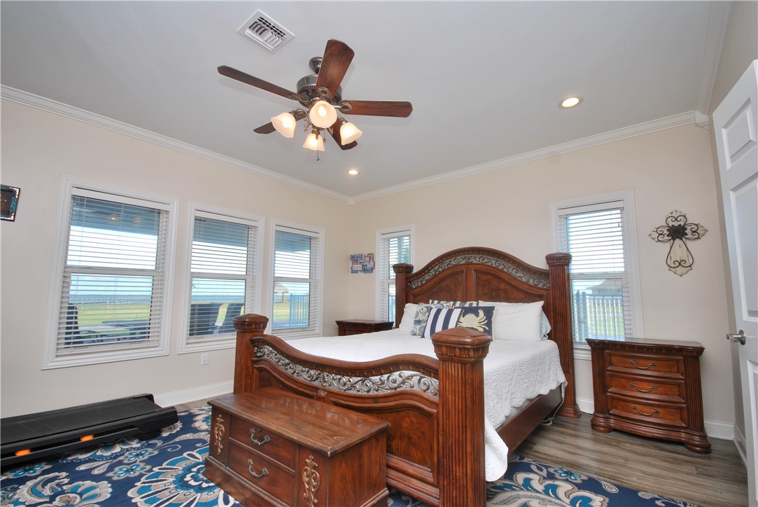 102 Smith Cove Rockport TX 78382