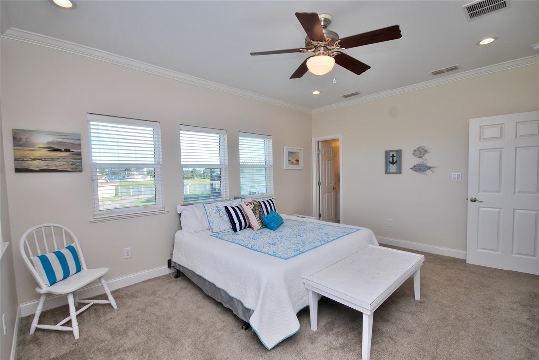 102 Smith Cove Rockport TX 78382