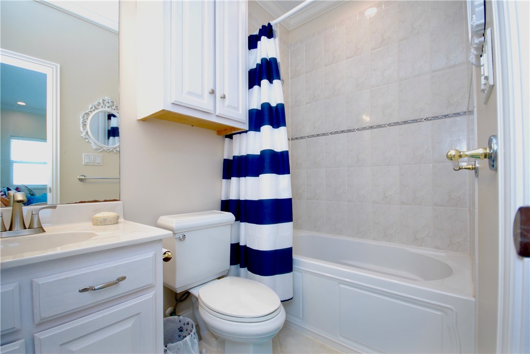 102 Smith Cove Rockport TX 78382