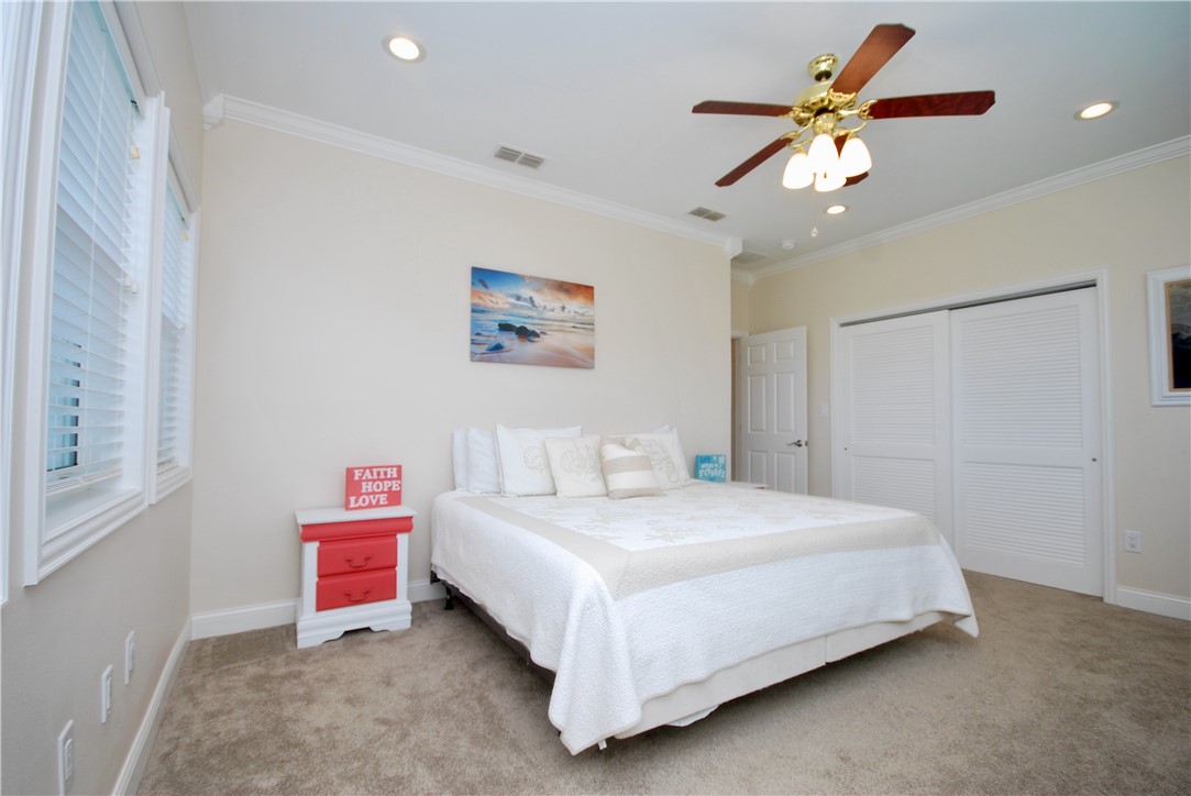102 Smith Cove Rockport TX 78382