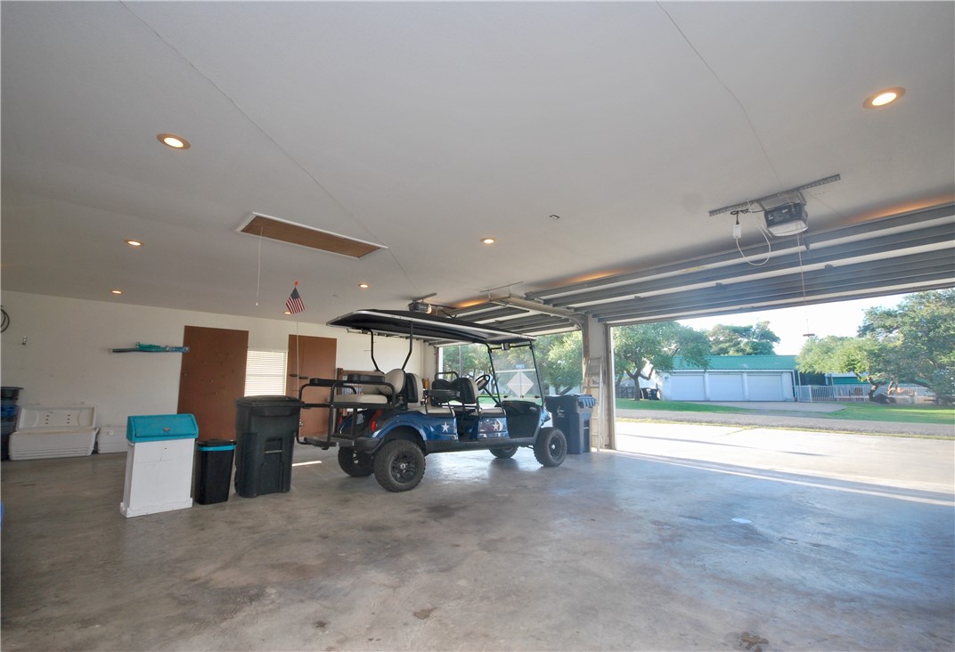 102 Smith Cove Rockport TX 78382