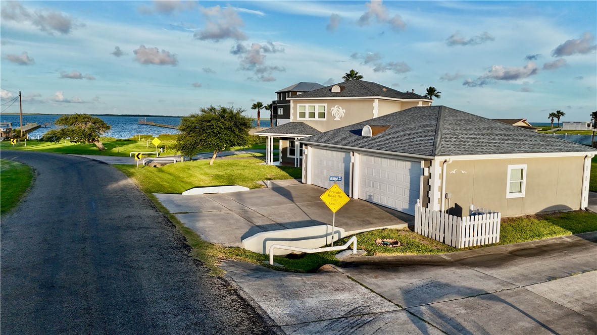 102 Smith Cove Rockport TX 78382