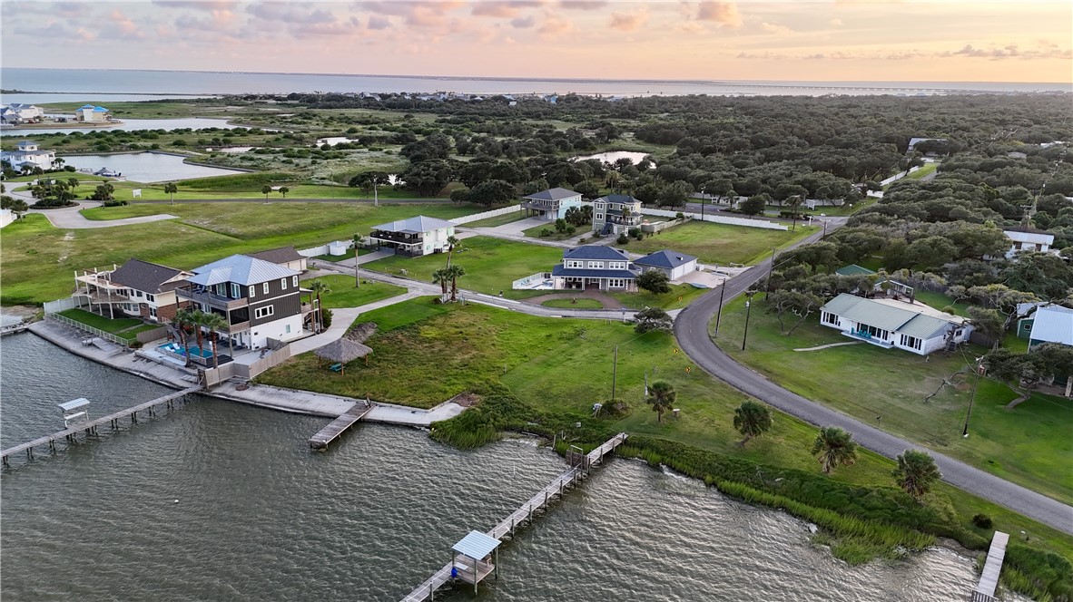 102 Smith Cove Rockport TX 78382