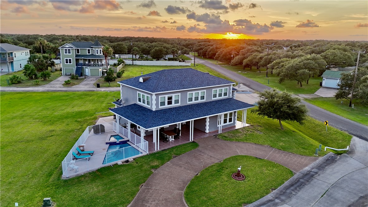 102 Smith Cove Rockport TX 78382