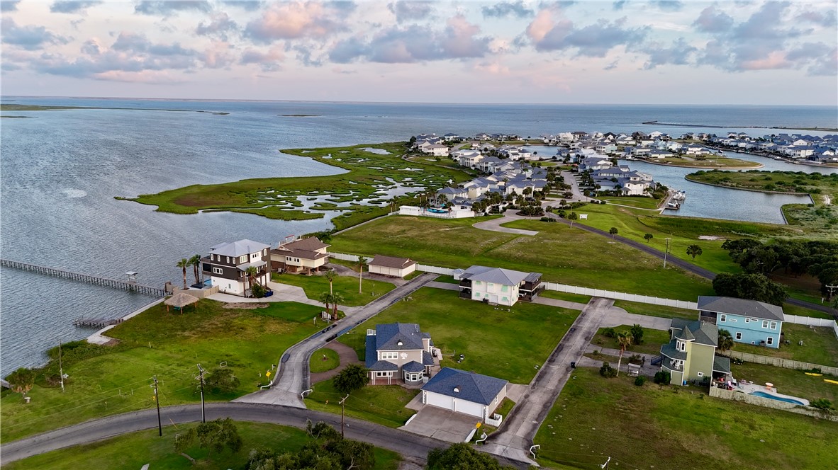 102 Smith Cove Rockport TX 78382