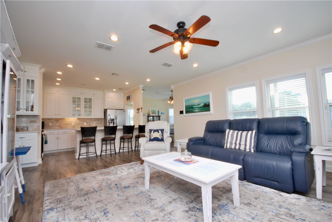102 Smith Cove Rockport TX 78382