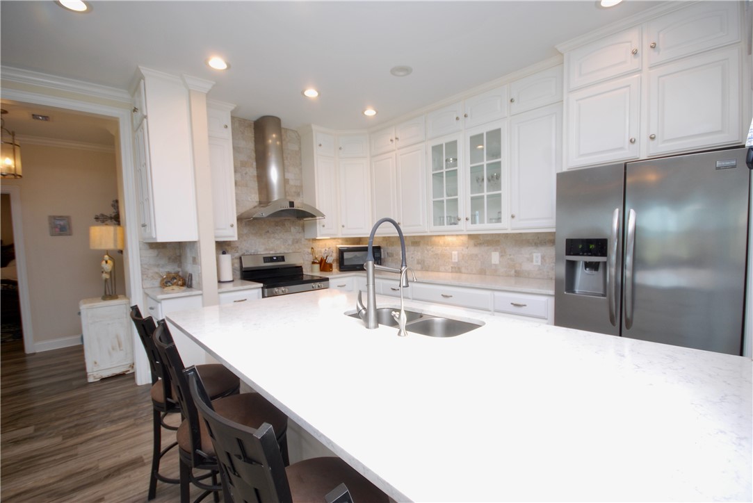102 Smith Cove Rockport TX 78382