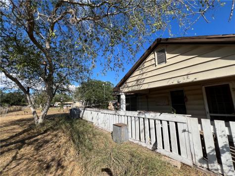 113 4th Street Mathis TX 78368