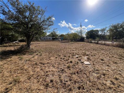 113 4th Street Mathis TX 78368