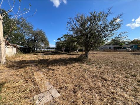 113 4th Street Mathis TX 78368