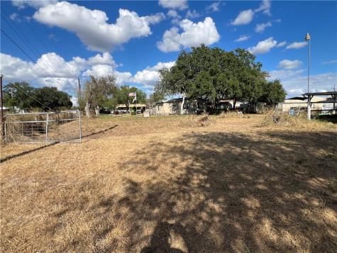 113 4th Street Mathis TX 78368