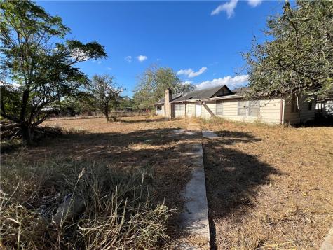 113 4th Street Mathis TX 78368