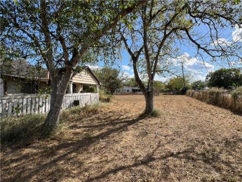 113 4th Street Mathis TX 78368