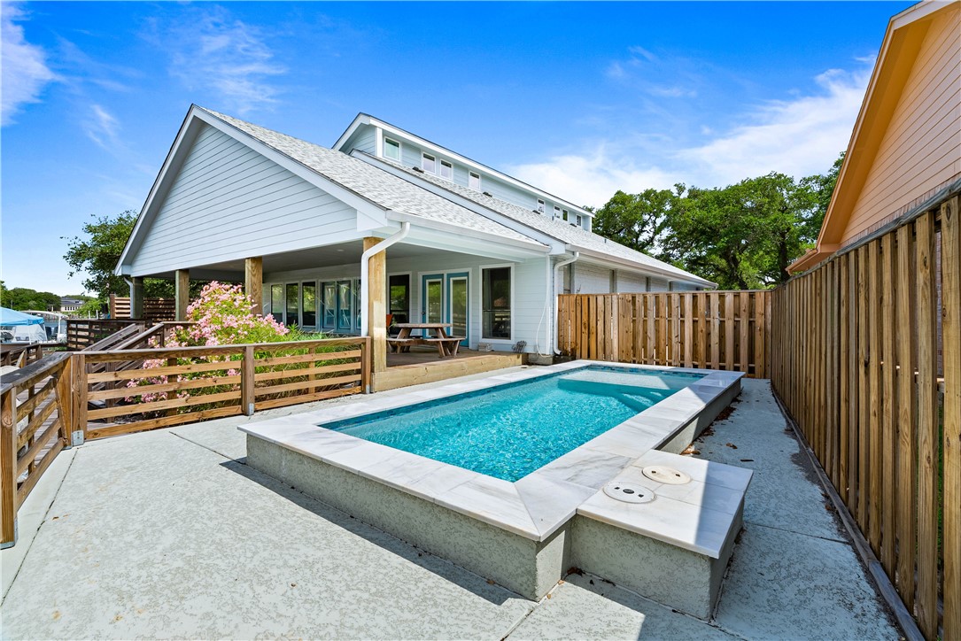 2321 Harbor Drive Rockport TX 78382