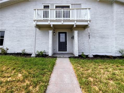 107 Shore Drive Portland TX 78374