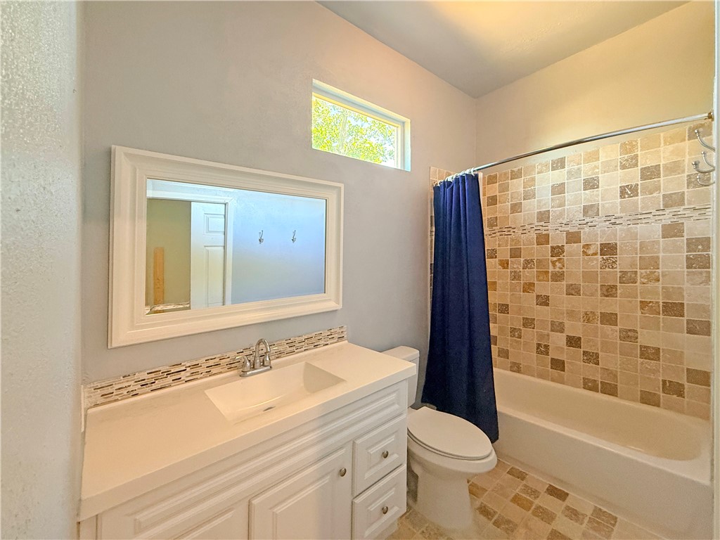 129 S Verne Street Rockport TX 78382