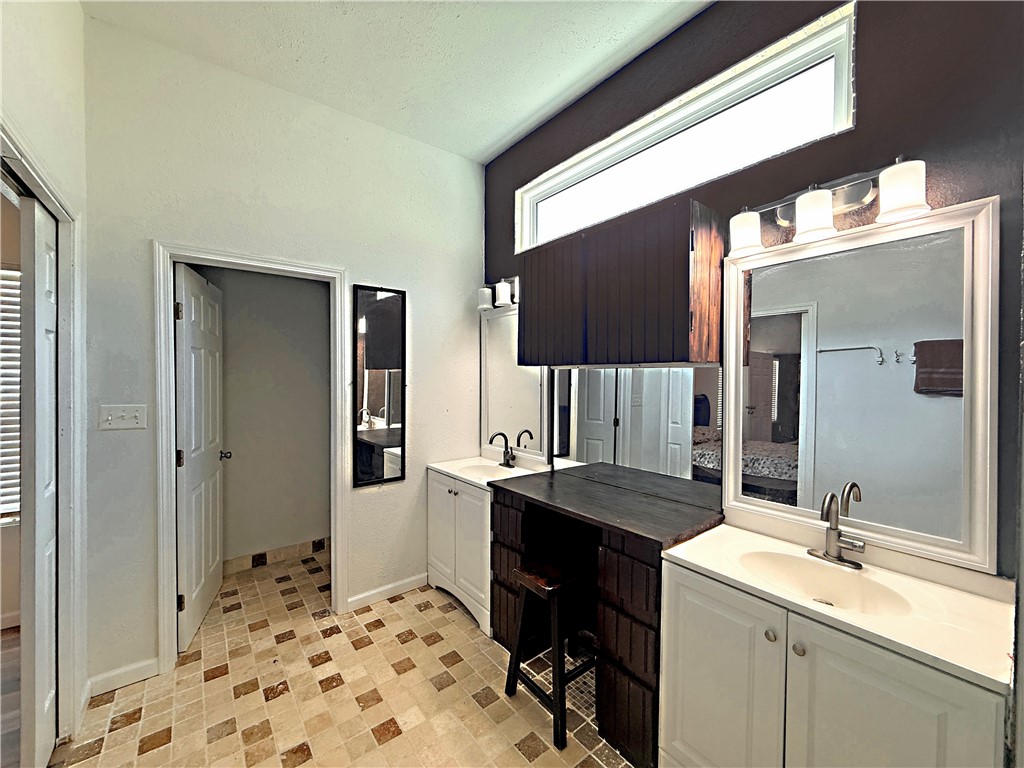 129 S Verne Street Rockport TX 78382