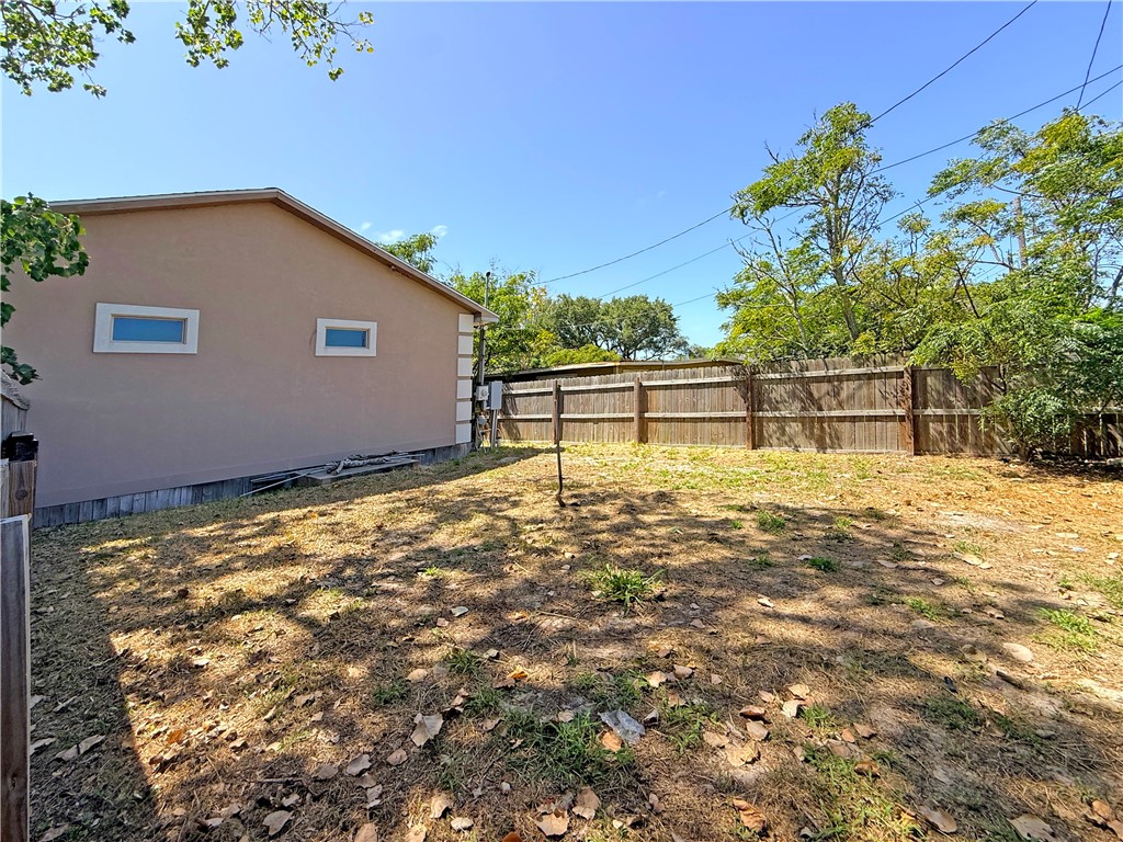 129 S Verne Street Rockport TX 78382