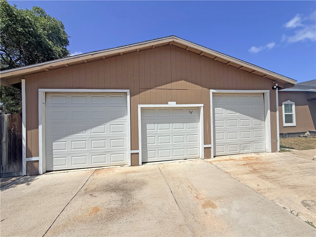 129 S Verne Street Rockport TX 78382