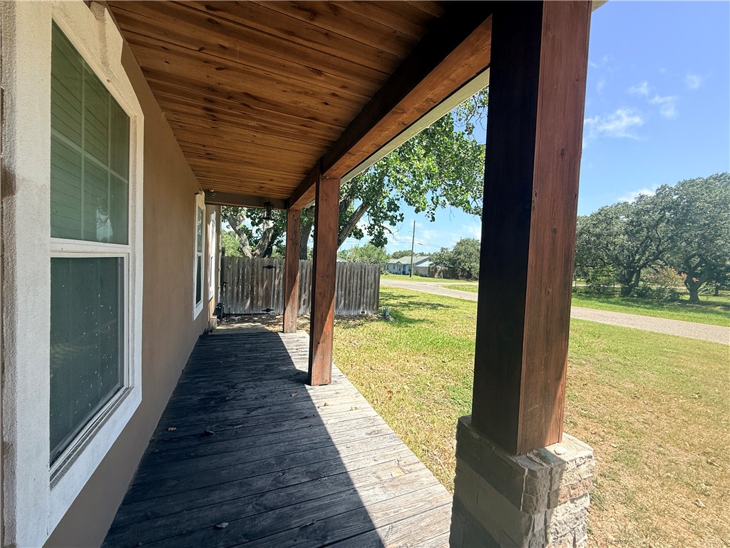 129 S Verne Street Rockport TX 78382