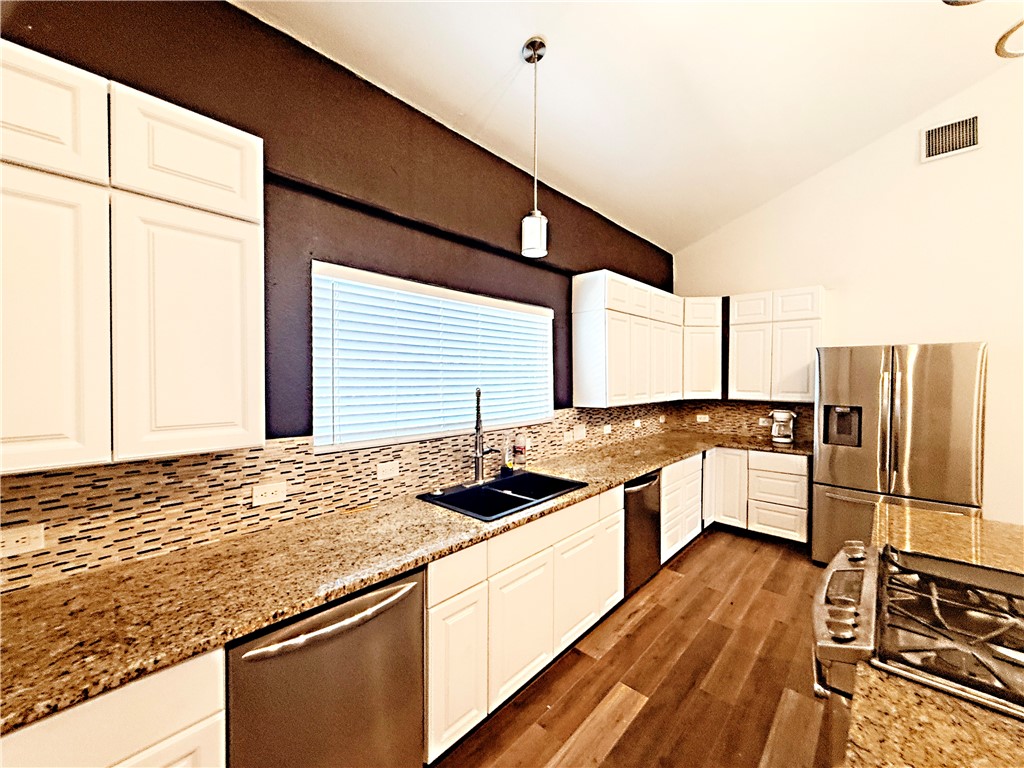 129 S Verne Street Rockport TX 78382