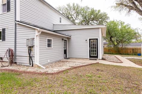 1101 N Adams St E Beeville TX 78102