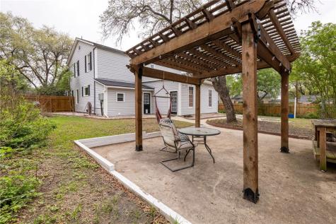 1101 N Adams St E Beeville TX 78102
