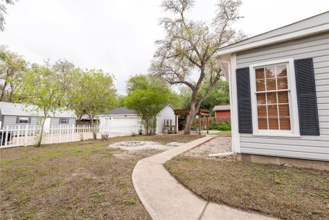 1101 N Adams St E Beeville TX 78102