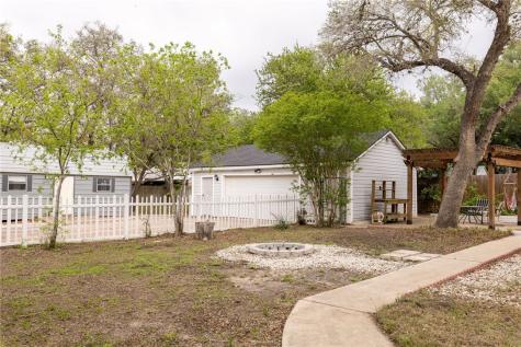 1101 N Adams St E Beeville TX 78102