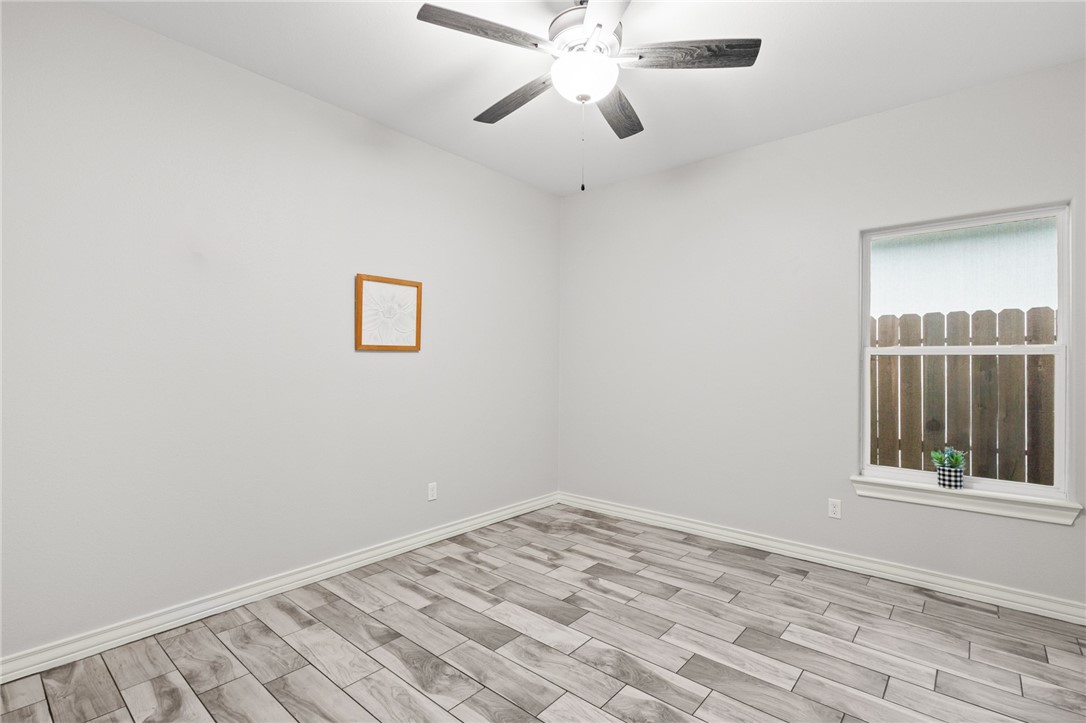 2434 Manuel Lane Corpus Christi TX 78414