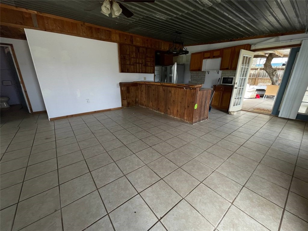 420 W Linden Street Rockport TX 78382