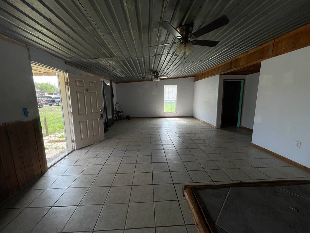 420 W Linden Street Rockport TX 78382