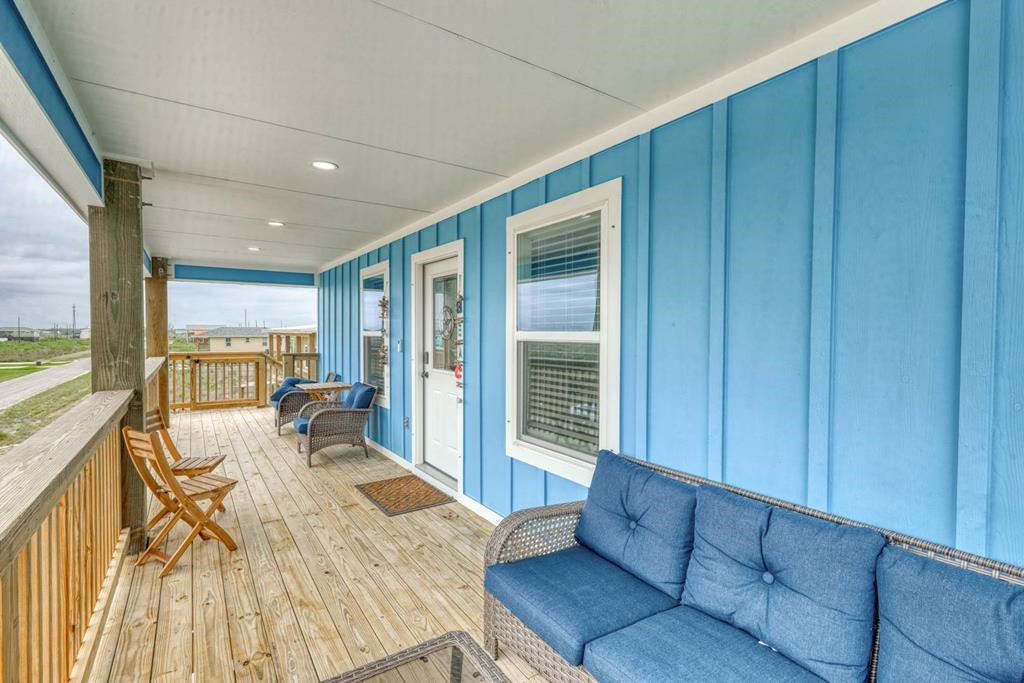 371 W Misty Oak W Rockport TX 78382