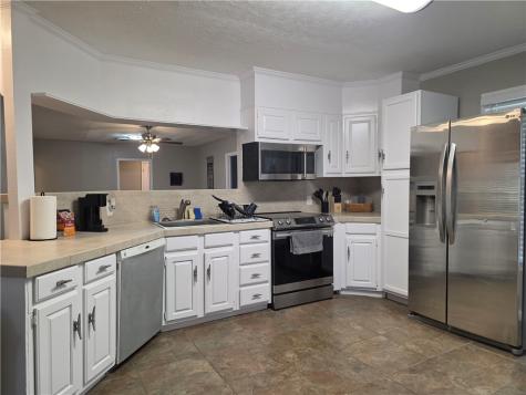 325 S Saunders St S Aransas Pass TX 78336