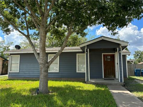 209 N Lightburne Street Beeville TX 78102