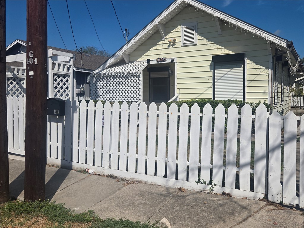 1318 7th Street Corpus Christi TX 78404