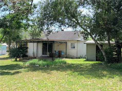 10420 Sixth Street Pettus TX 78146