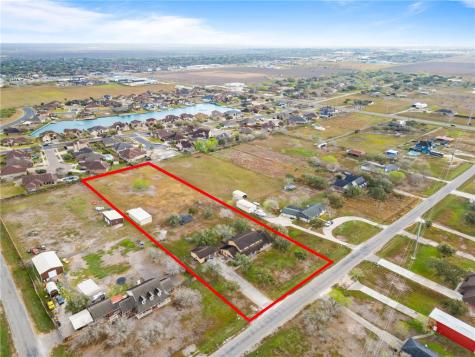 3742 W Barber Robstown TX 78380