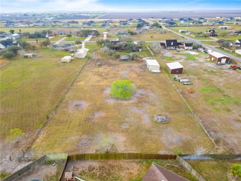 3742 W Barber Robstown TX 78380